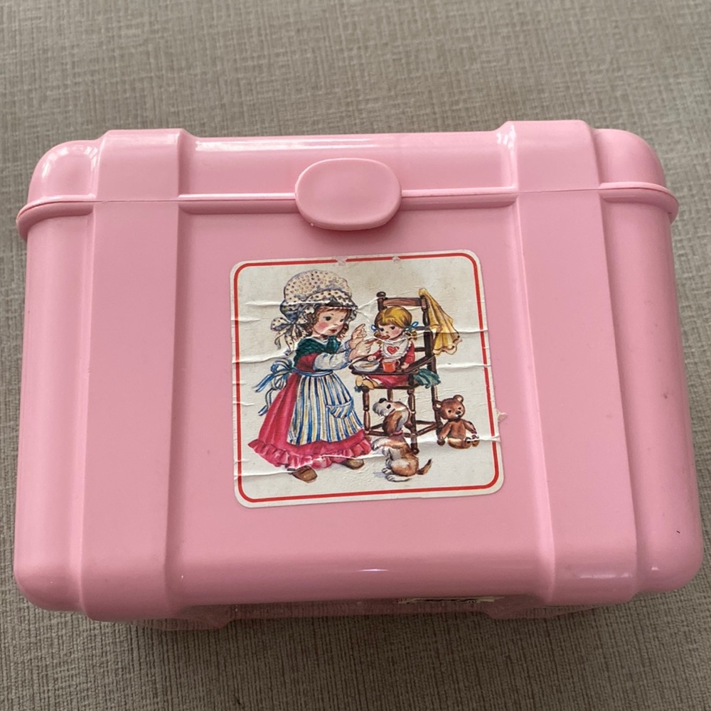 Holly Hobby plastic caboodle